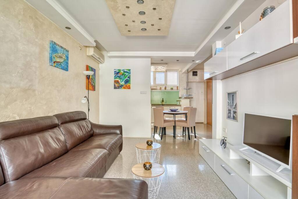 Cozy Nest Apartment- Central And Seaboard With Elevator Kotor Exteriör bild