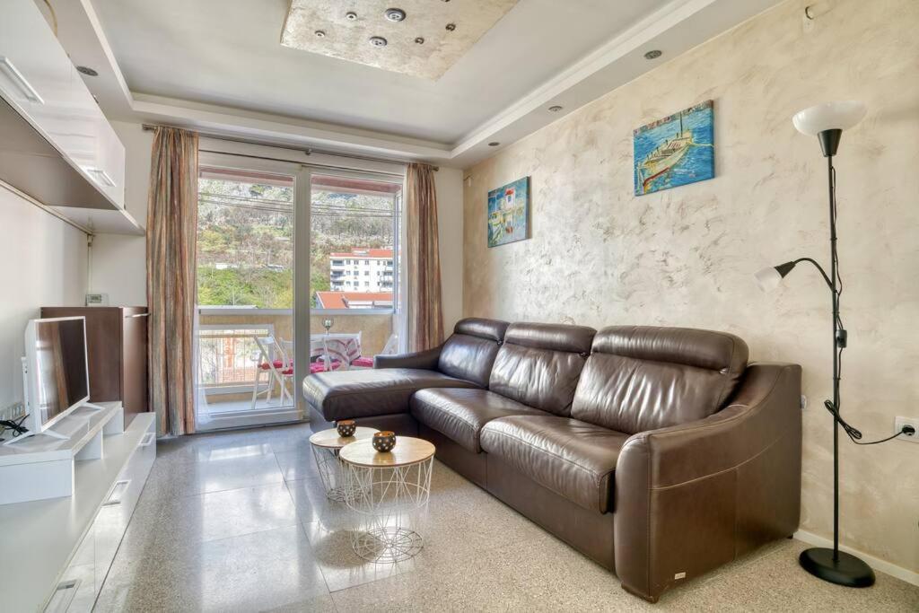 Cozy Nest Apartment- Central And Seaboard With Elevator Kotor Exteriör bild