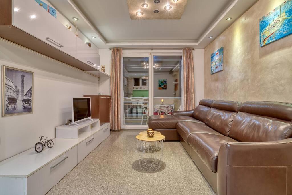 Cozy Nest Apartment- Central And Seaboard With Elevator Kotor Exteriör bild