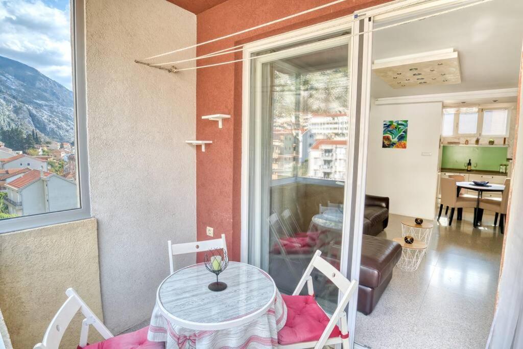 Cozy Nest Apartment- Central And Seaboard With Elevator Kotor Exteriör bild